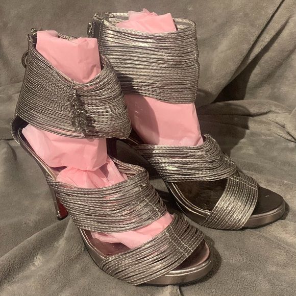 Apple Bottoms Pewter metallic stilettos size 7 - Picture 4 of 10